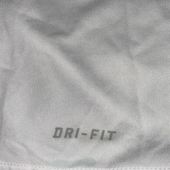 Nike Men’s Texas Longhorns Special Edition White Long Sleeve Dri-FIT Shirt - Picture 5 of 5